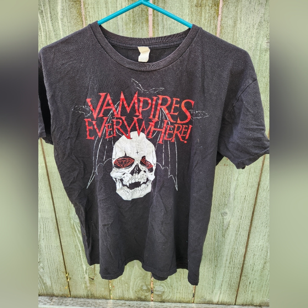 Vintage Y2K Vampires Everywhere Tee